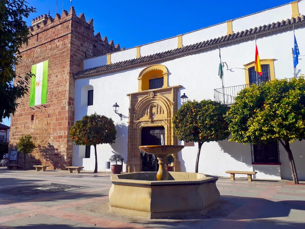 El castillo convertido en Ayuntamiento de Villa del Río (Córdoba)
