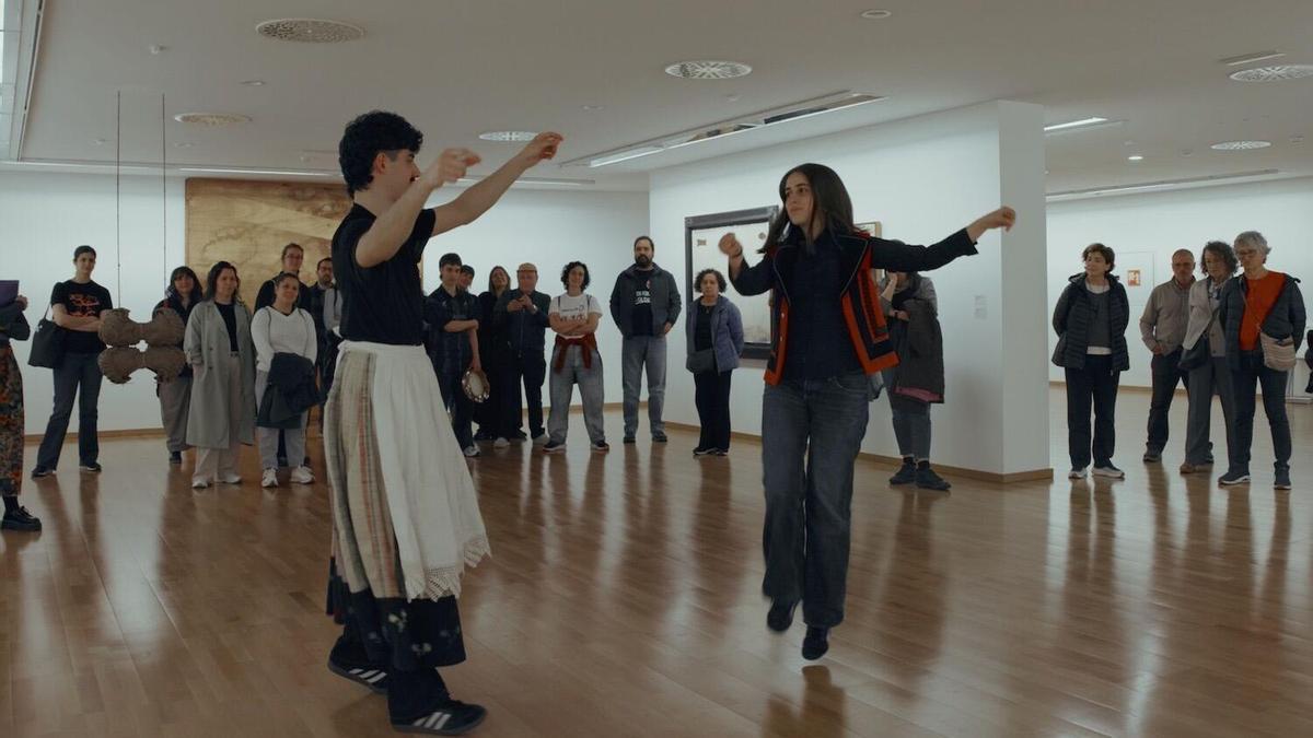 'Da túa porta á miña', proyecto del Centro de Arte Fundación María José Jove con Donaire y Rexenerando.
