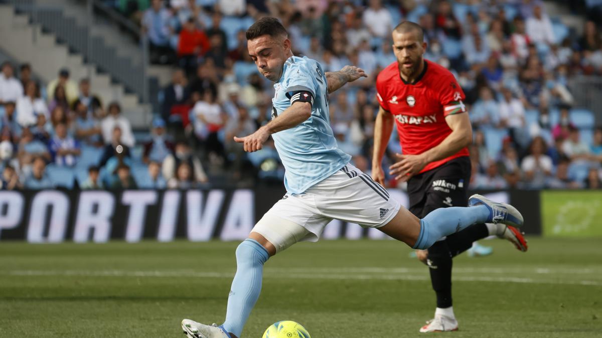 4-0. Denis y Aspas lideran al Celta y complican el futuro del Alavés