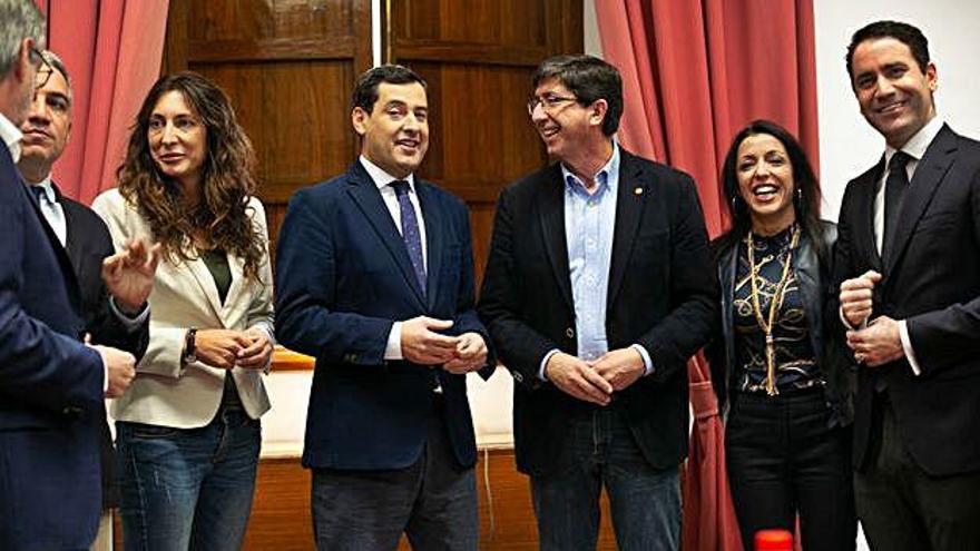 Moreno (tercer per l&#039;esquerra) i Marín (tercer per la dreta), durant les negociacions.