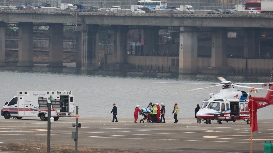 Apuñalan en el cuello al líder de la oposición en Corea del Sur