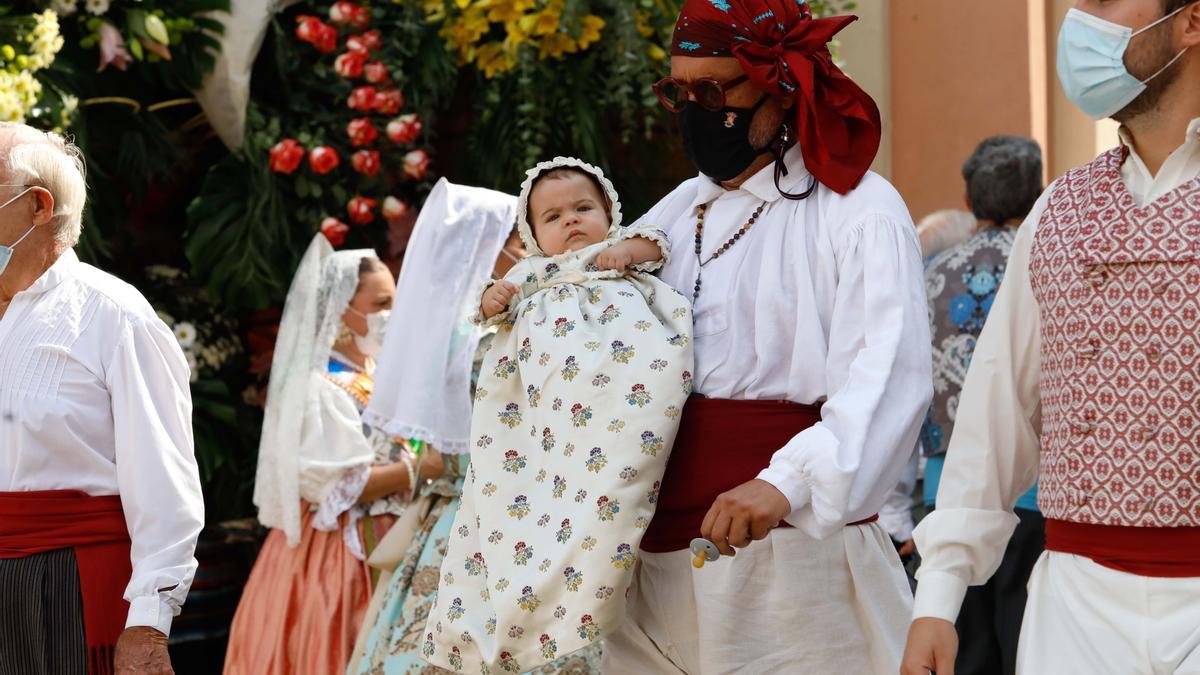 Búscate en el segundo día de Ofrenda por las calles del Mar y Avellanas (entre las 11.00 y 12.00 horas)