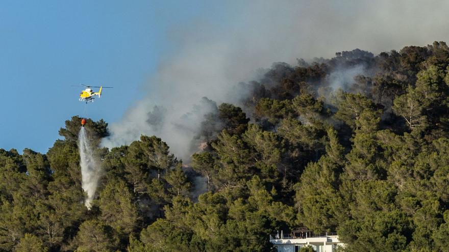 La presunta responsable del incendio de Sant Josep se enfrenta a una sanción de hasta 100.000 euros