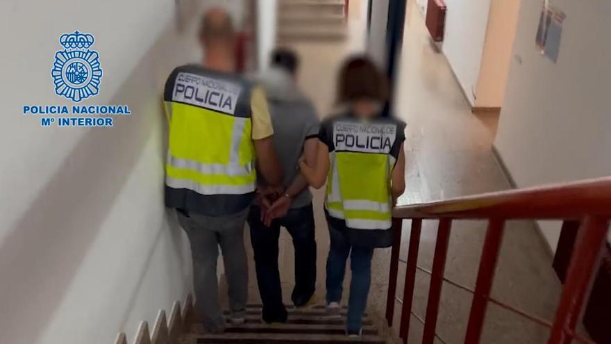 Arrestan en Ferrol a una pareja que vendía recetas de medicamentos para abortar en casa