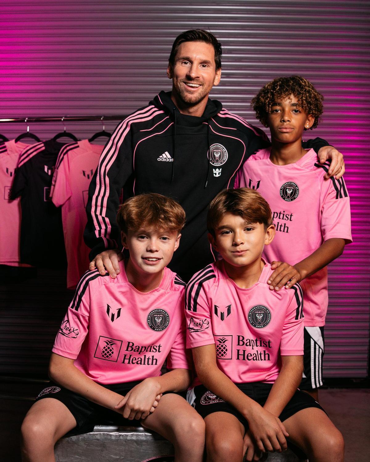 Leo, con miembros de la Academia