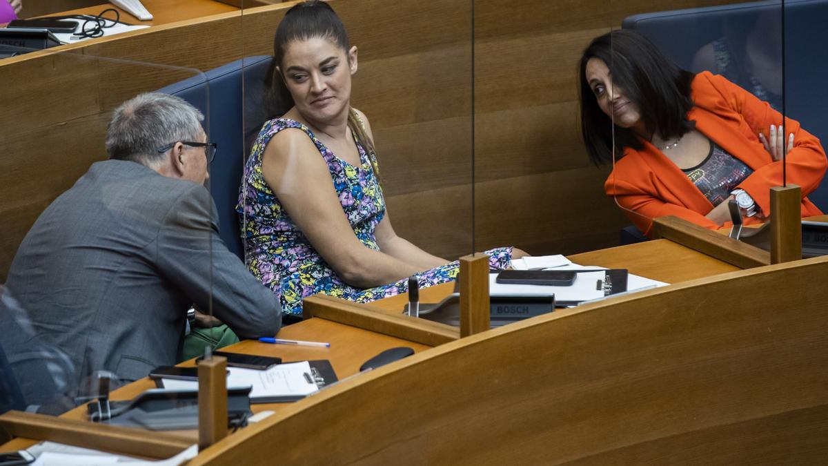 Rafa Climent, Mireia Molla y Rebeca Torró, consellers de Economía, Transición Ecológica y Política Territorial, las tres conselleries competentes en energías renovables