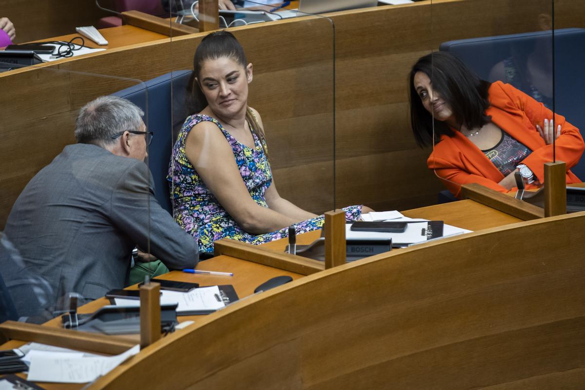 Rafa Climent, Mireia Molla y Rebeca Torró, consellers de Economía, Transición Ecológica y Política Territorial, las tres conselleries competentes en energías renovables