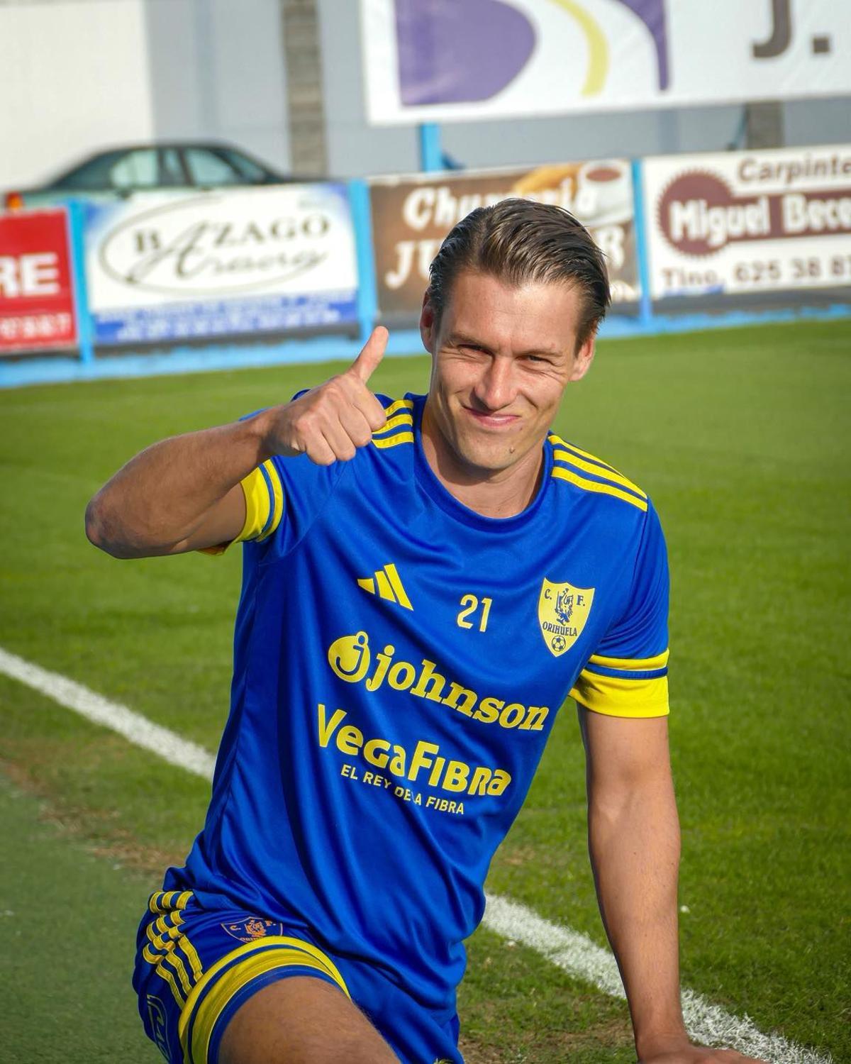 Entre los destacados se encuentran los patrocinios a equipos de fútbol de renombre, como el Orihuela CF.