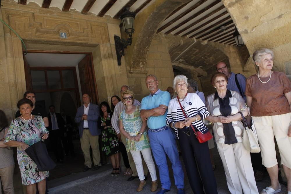 Cientos de personas despiden a Gustavo Bueno en su ciudad natal, Santo Domingo de la Calzada, en La Rioja