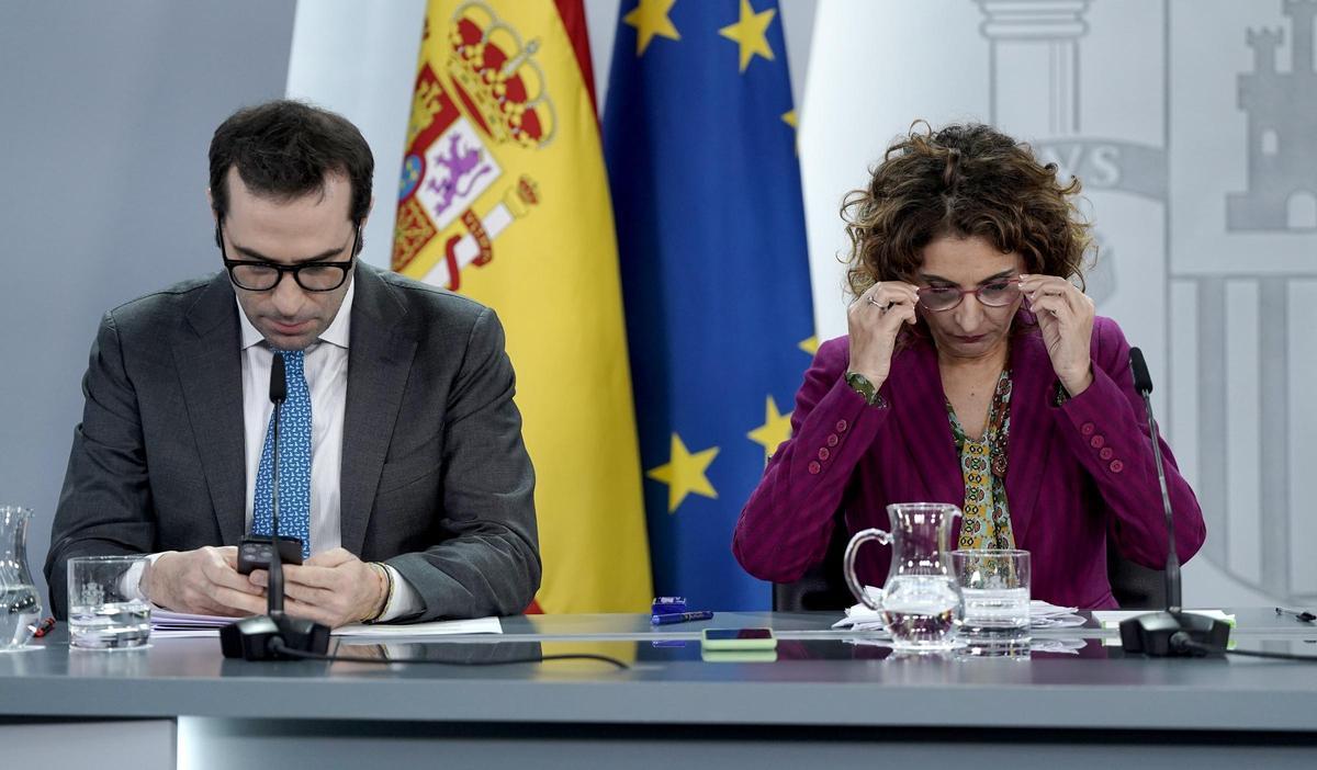 Los ministros María Jesús Montero y Carlos Cuerpo en una imagen de archivo.