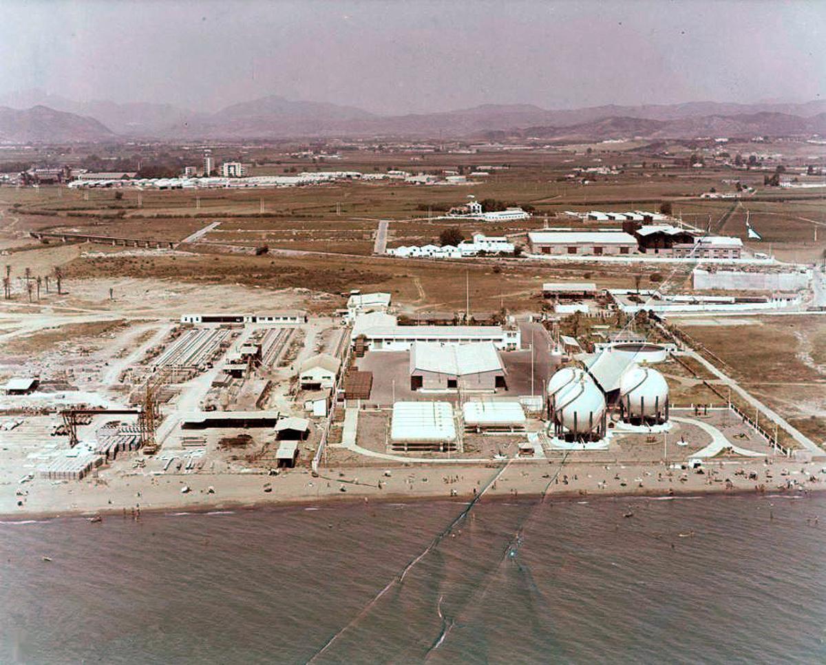 Vista aérea de las instalaciones del Butano en los años 70.