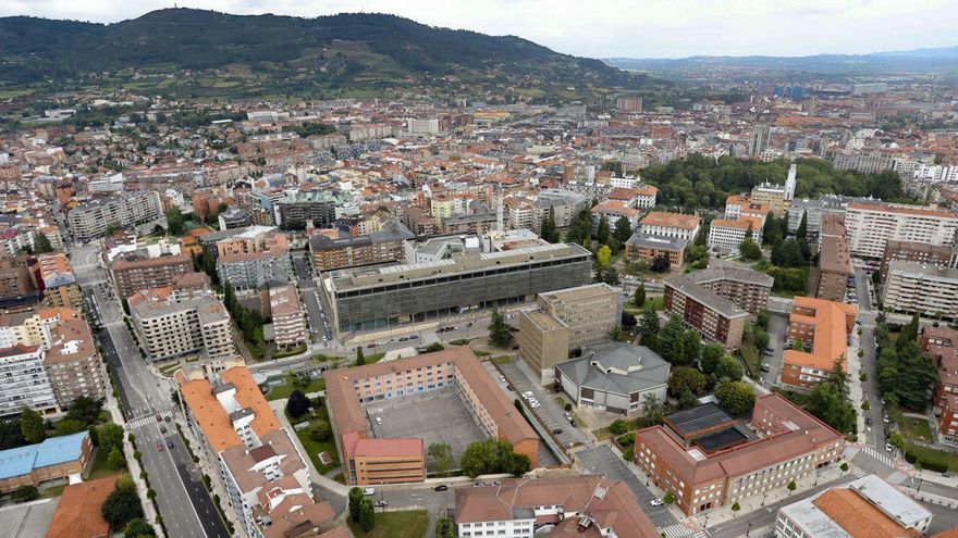 Vista aérea de una parte del campus ovetense de Llamaquique.
