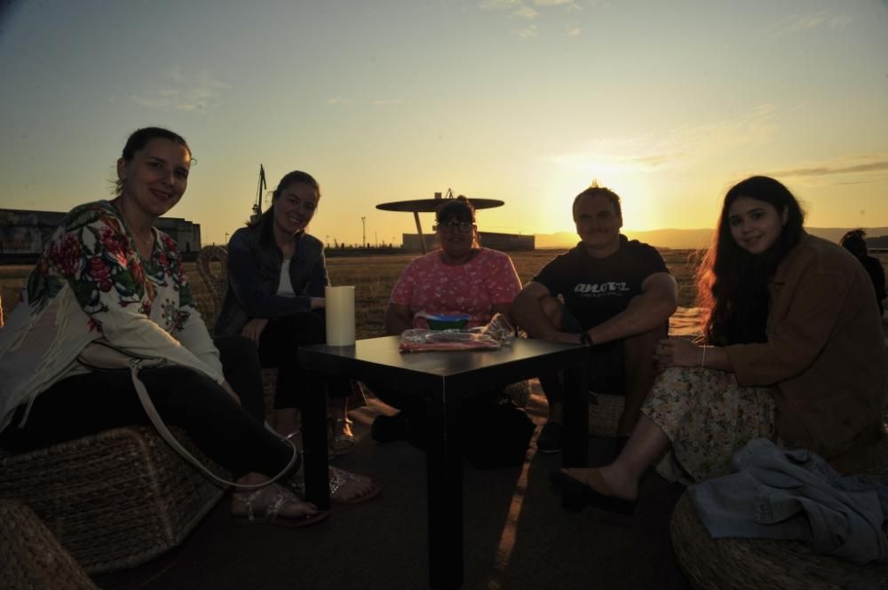 La música de Tony Lomba anima los atardeceres de verano en A Concha en el “Ás 9 na praia”