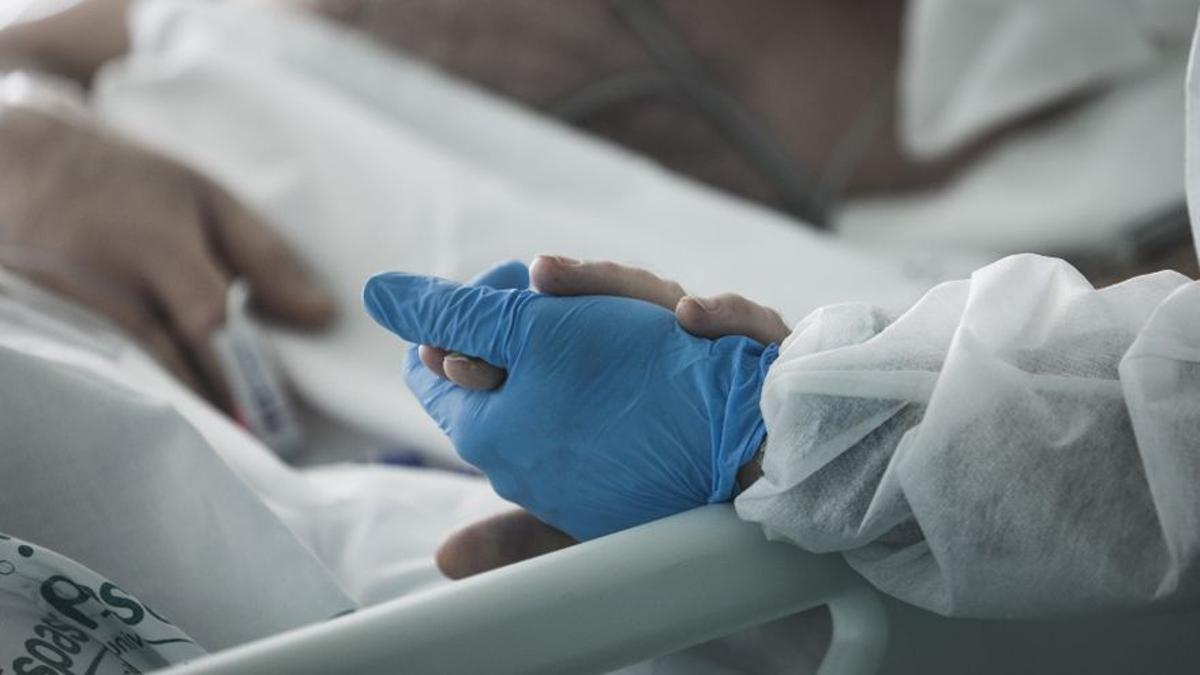Catalunya baixa de 100 morts setmanals per Covid per primera vegada des del juliol Catalunya baixa de 100 morts setmanals per Covid per primera vegada des del juliol