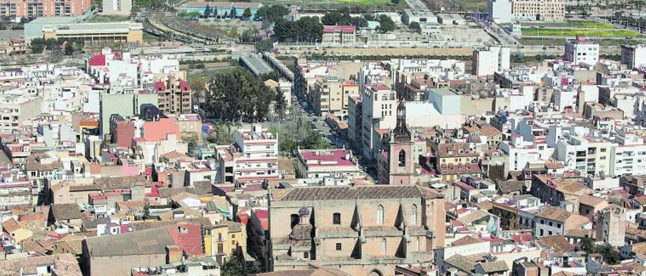 Vista del núcleo histórico de Sagunt desde el Castillo. | DANIEL TORTAJADA