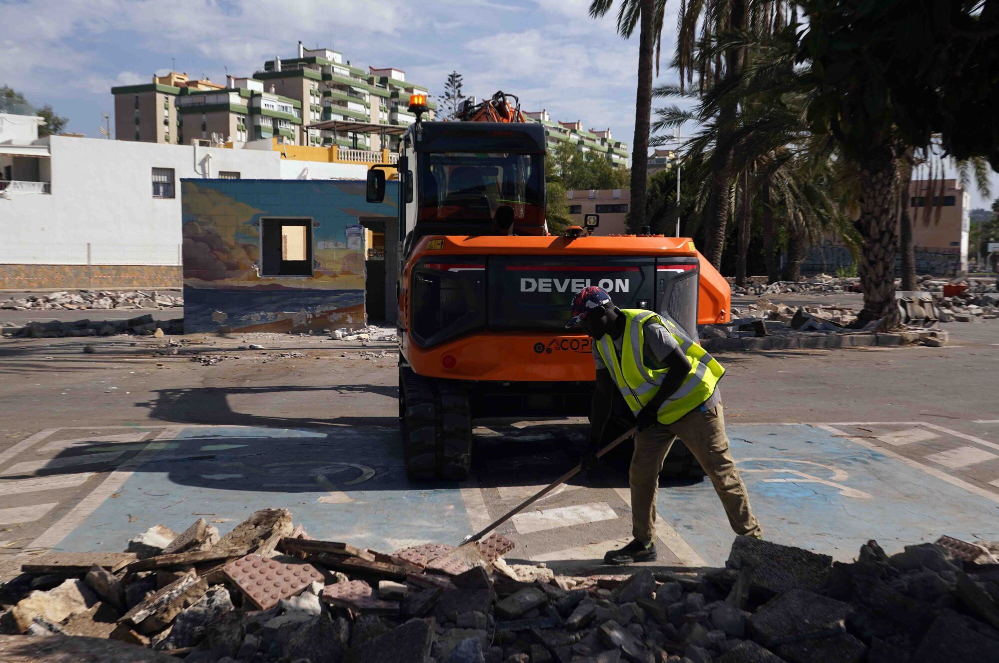 Inicio de las obras de remodelación en el paso marítimo de Pedregalejo