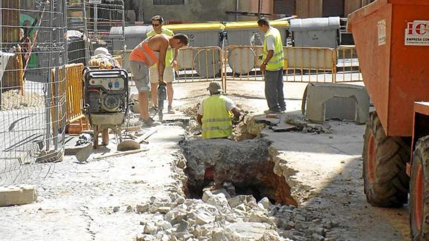 Avança la renovació de la claveguera al Joc de la Pilota