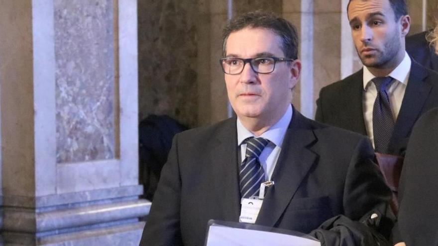 El abogado de Puigdemont no descarta que este se persone en la investidura
