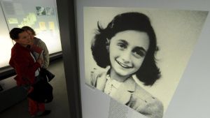 Imagen de Ana Frank, en la casa-museo de Bergen-Belsen (Alemania).