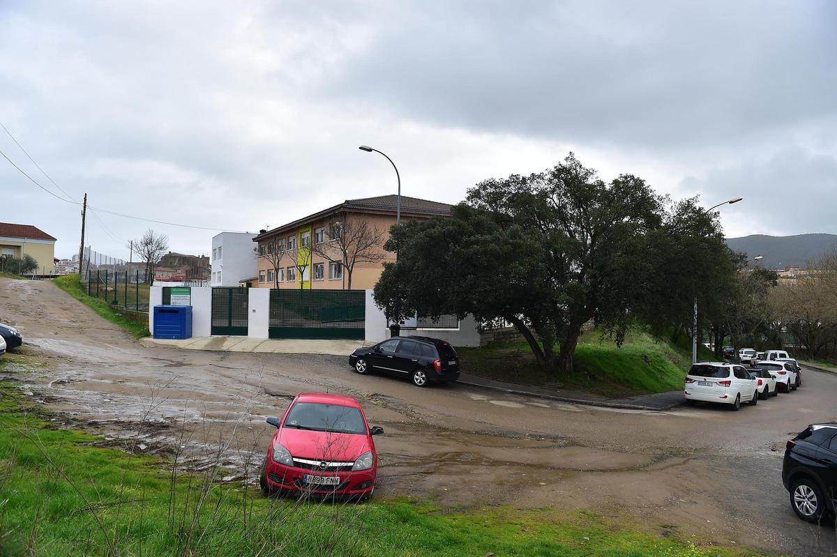 Fotogalería | Estado de los accesos al colegio San Miguel de Plasencia