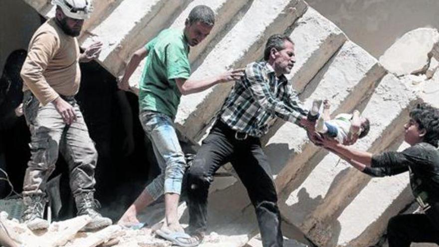 Uno de los héroes de Siria pide a Obama y Merkel que ayuden a la población bombardeada