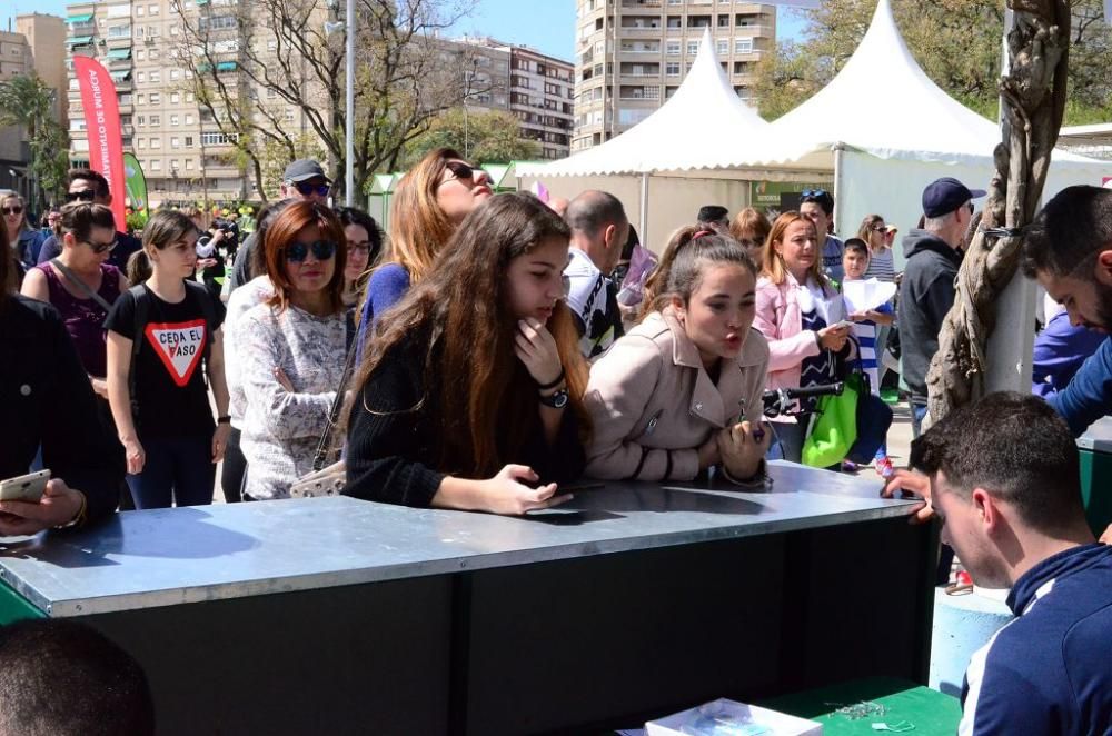 Entrega de dorsales de la III Carrera de la Mujer