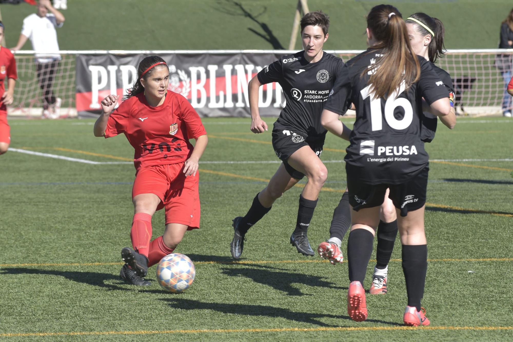 Les millors imatges del duel entre el FC Pirinaica i el FC Pirineus de la Seu d'Urgell