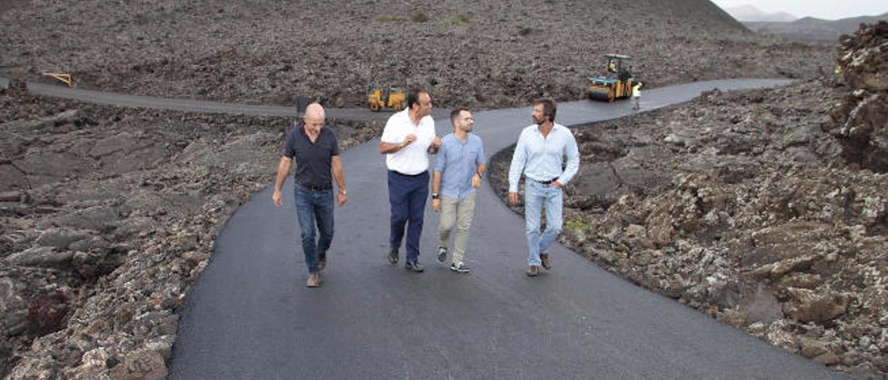 Andrés Stinga (i), Echedey Eugenio y Pedro San Ginés, en la obra.