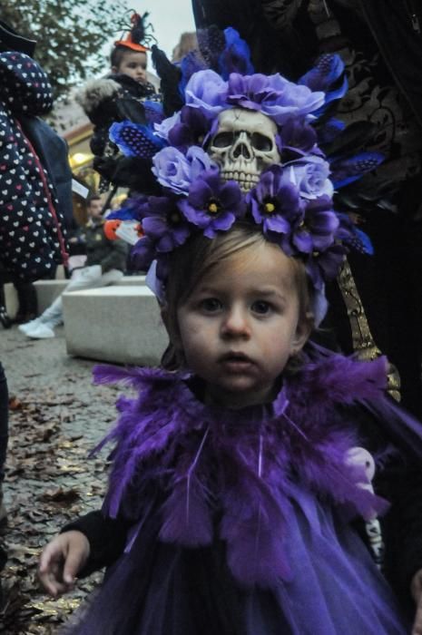 Halloween en Arousa 2018 | Esqueletos y ánimas sobresaltan las calles de Catoira y A Illa