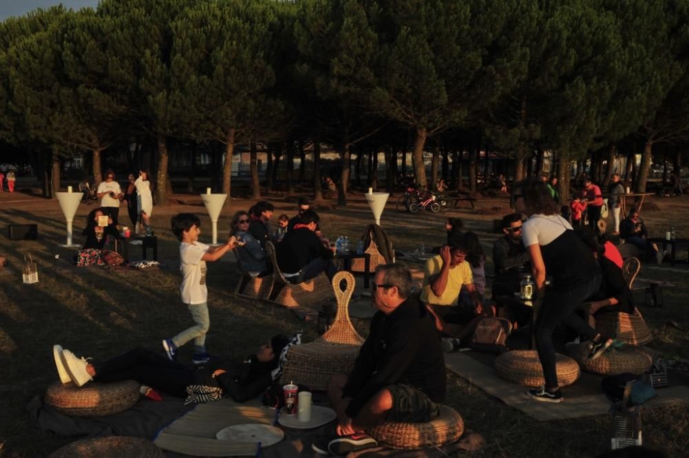 La música de Tony Lomba anima los atardeceres de verano en A Concha en el “Ás 9 na praia”