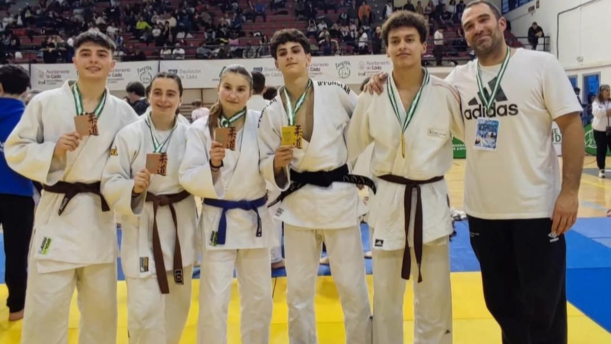 Medallistas andaluces de la Escuela Judo Rodríguez.