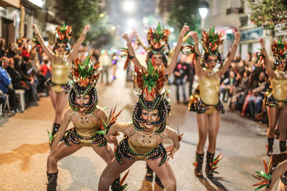 Instante del desfile del carnaval nocturno