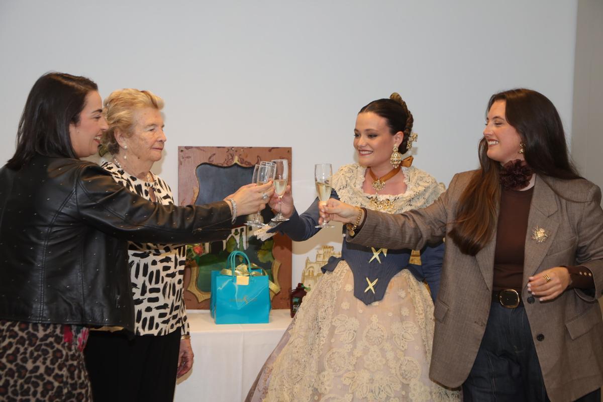 Galería: Las reinas de las fiestas de Castellón se reúnen en su tradicional merienda
