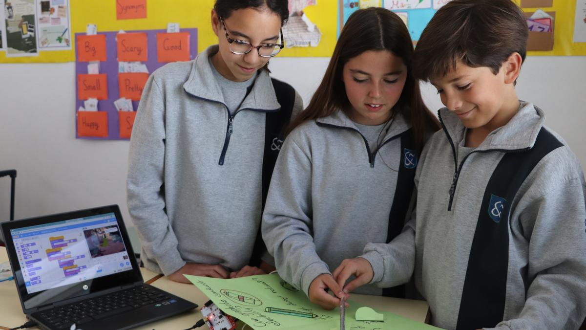 El Colegio Inglés de Zaragoza utiliza un modelo híbrido que combina las herramientas digitales con la metodología tradicional.
