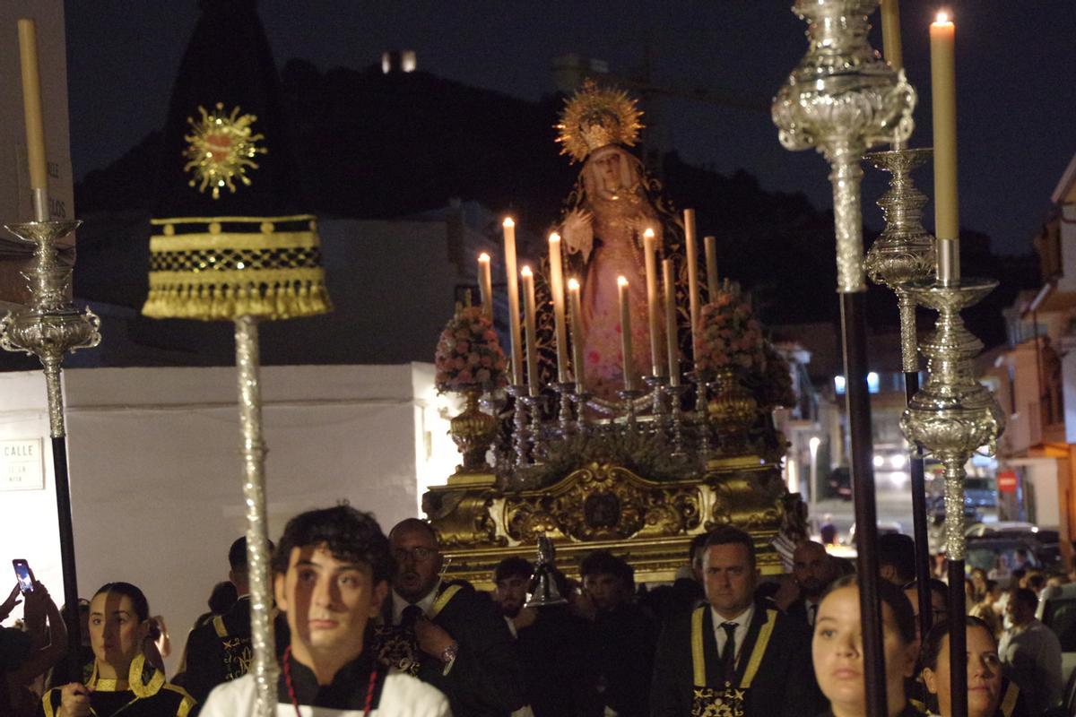 Rosario vespertino de la Virgen de los Dolores de Puerto de la Torre, en imágenes