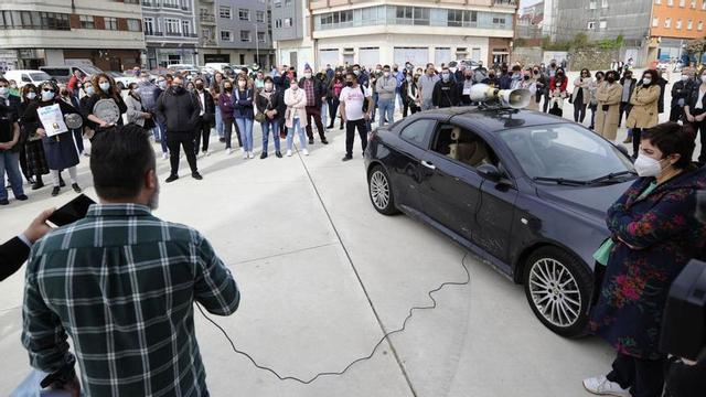 Varios tractores encabezaron la marcha por la villa.  | // BERNABÉ/JAVIER LALÍN