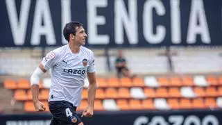 El Valencia CF blinda a César Tárrega