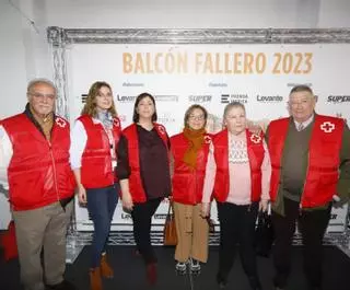 La solidaridad llena el balcón de Levante-EMV