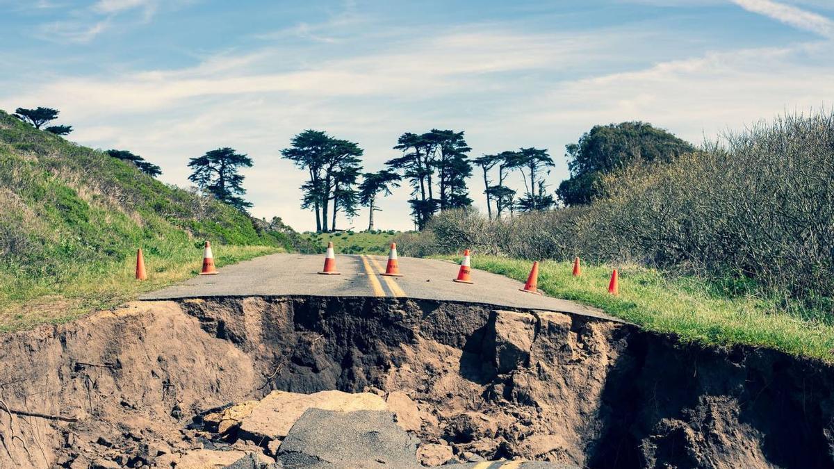 El hundimiento del terreno se manifiesta de varias formas