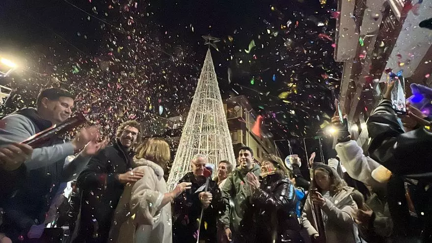 Llanera enciende la magia de la navidad