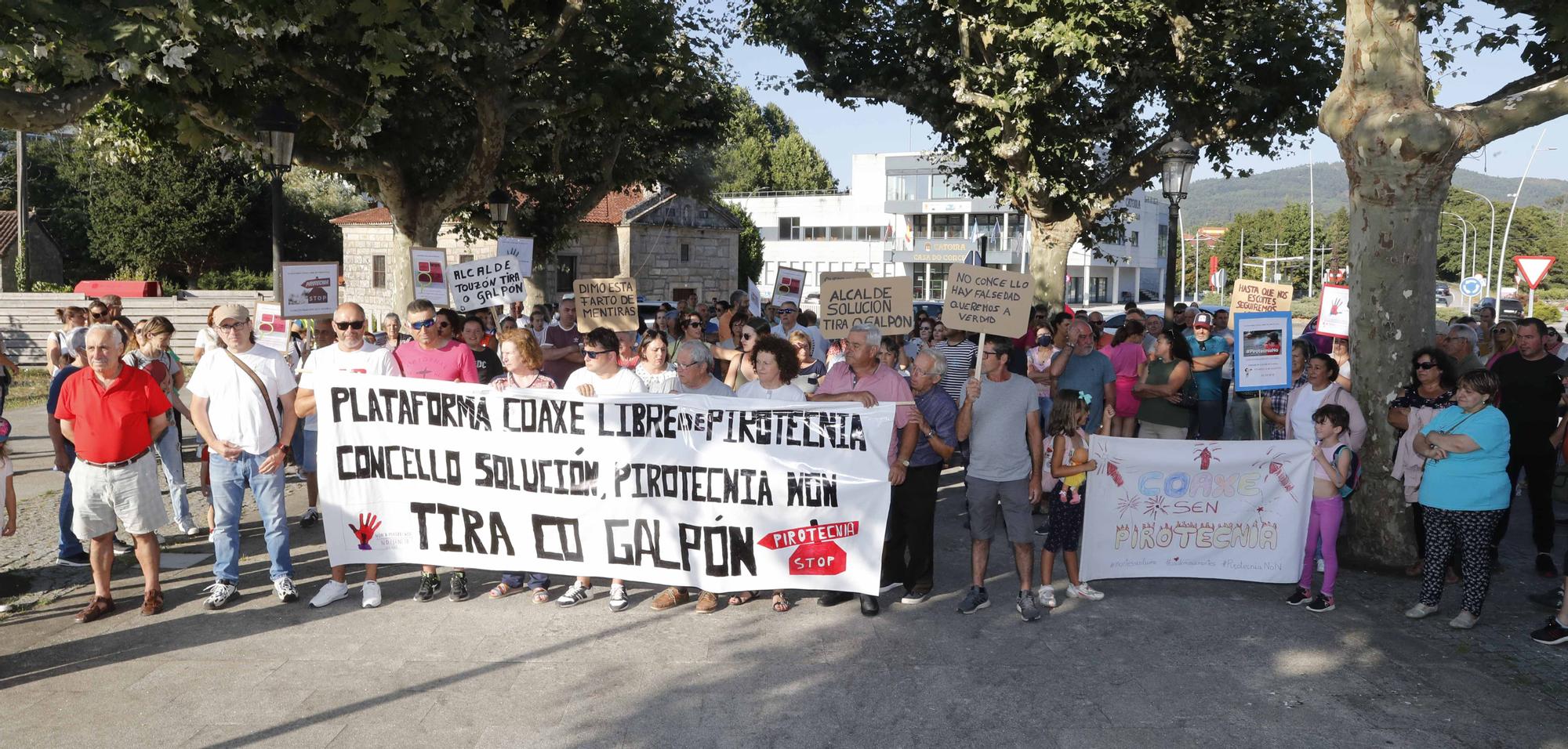 Un momento de la concentración en señal de protesta.