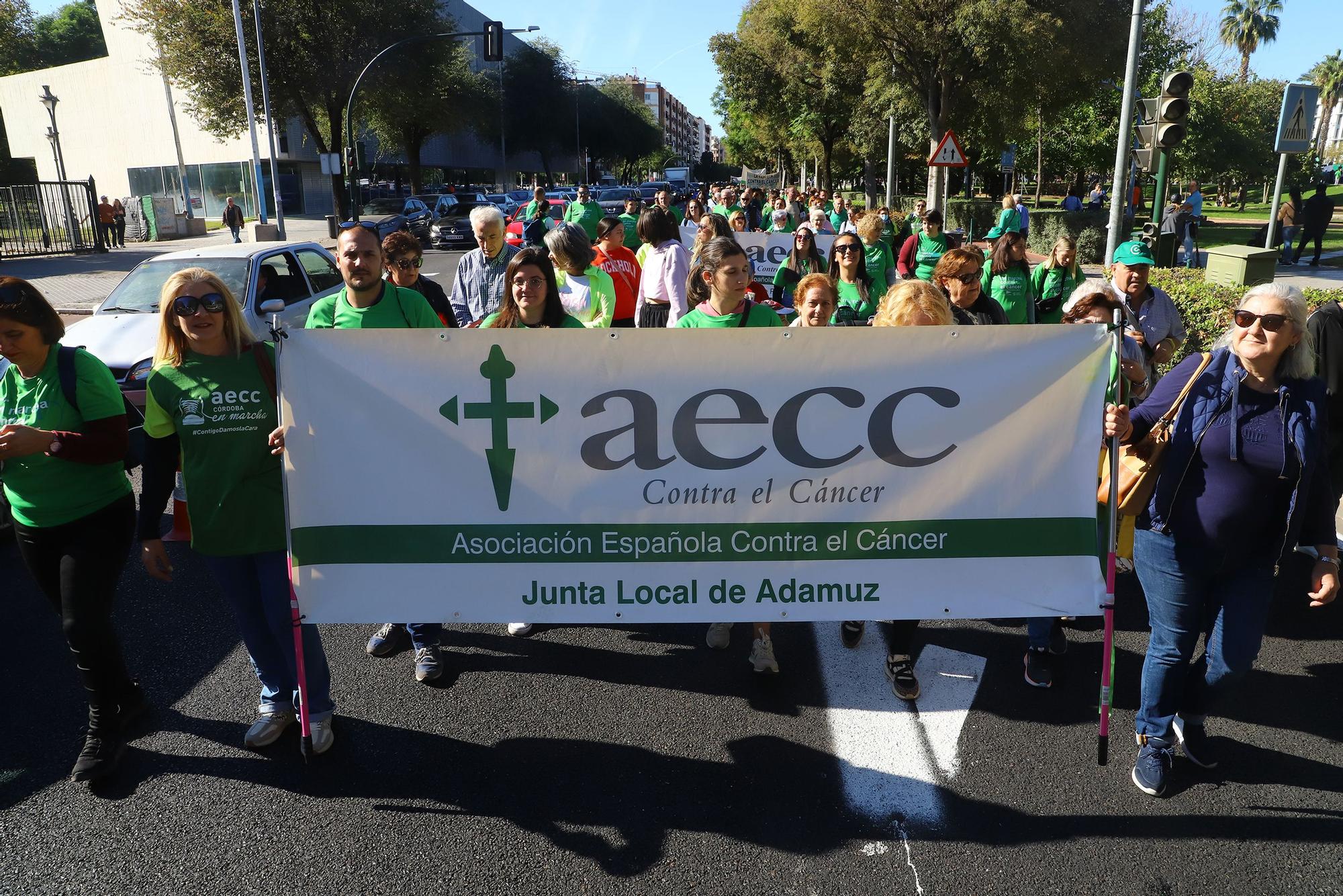 La Asociación Española contra el Cáncer convierte el Vial en una gran marea verde