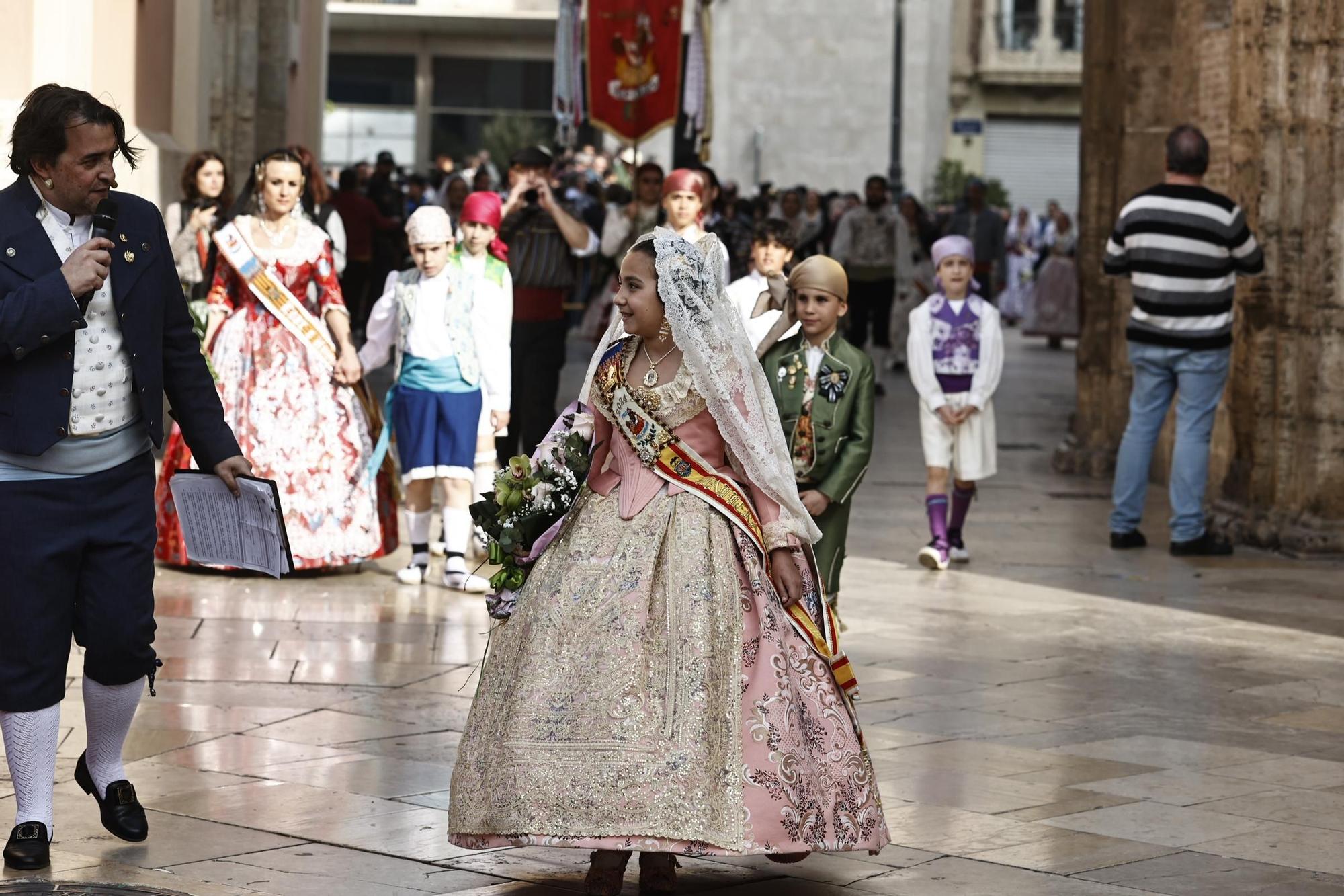 Ofrenda 18 de marzo. Calle de la Paz (16-17 horas)