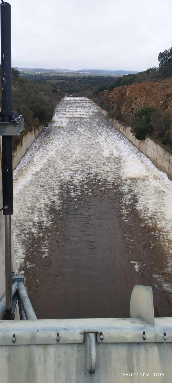 Galería | Así ha sido el nuevo desembalse del Guadiloba en Cáceres