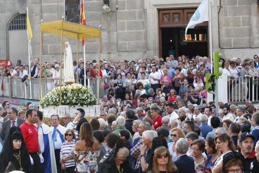 La Virgen de Fátima marcha con sus fieles en Vigo