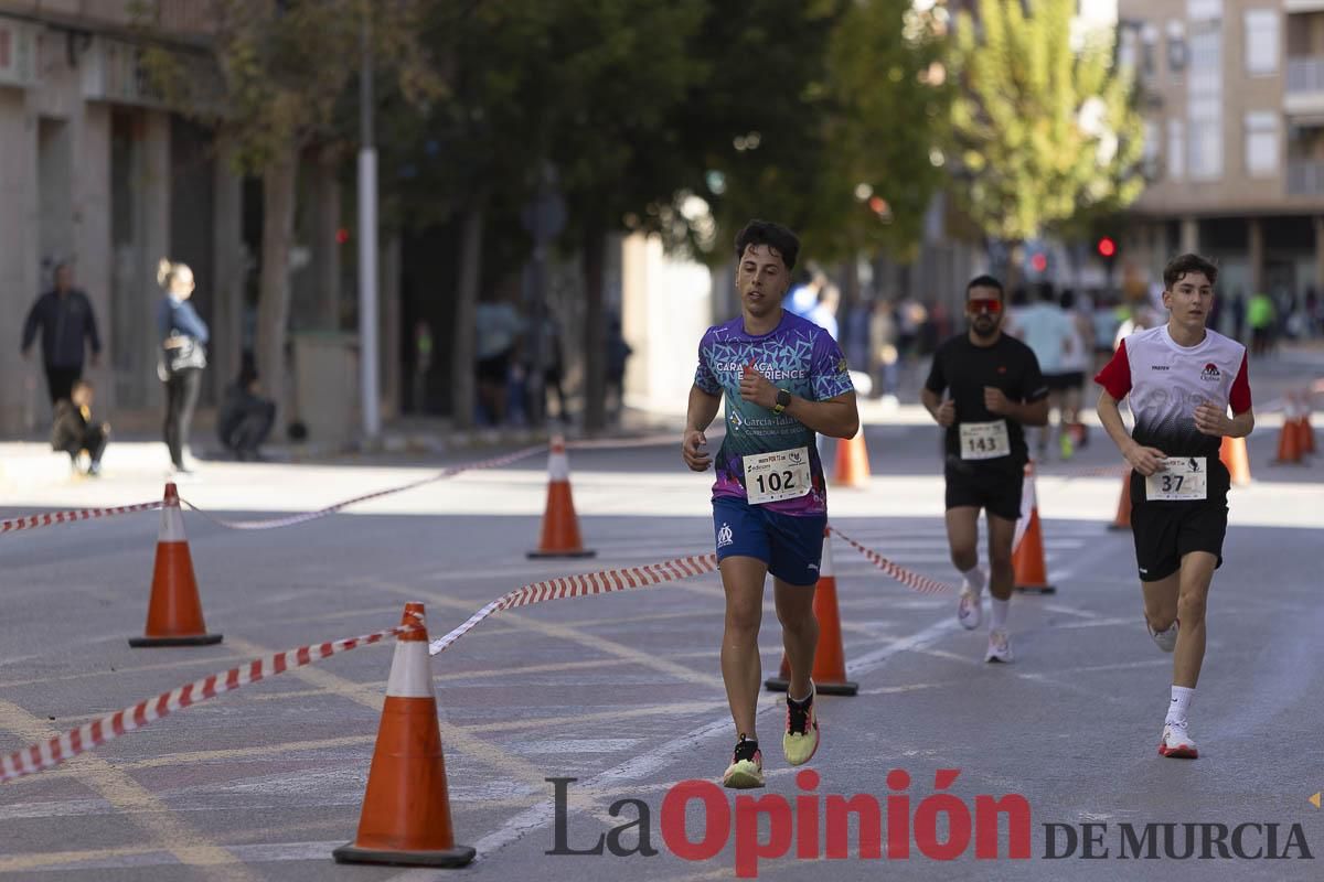 Carrera '10K Assota por ti' en Caravaca (salida y giro primera vuelta)
