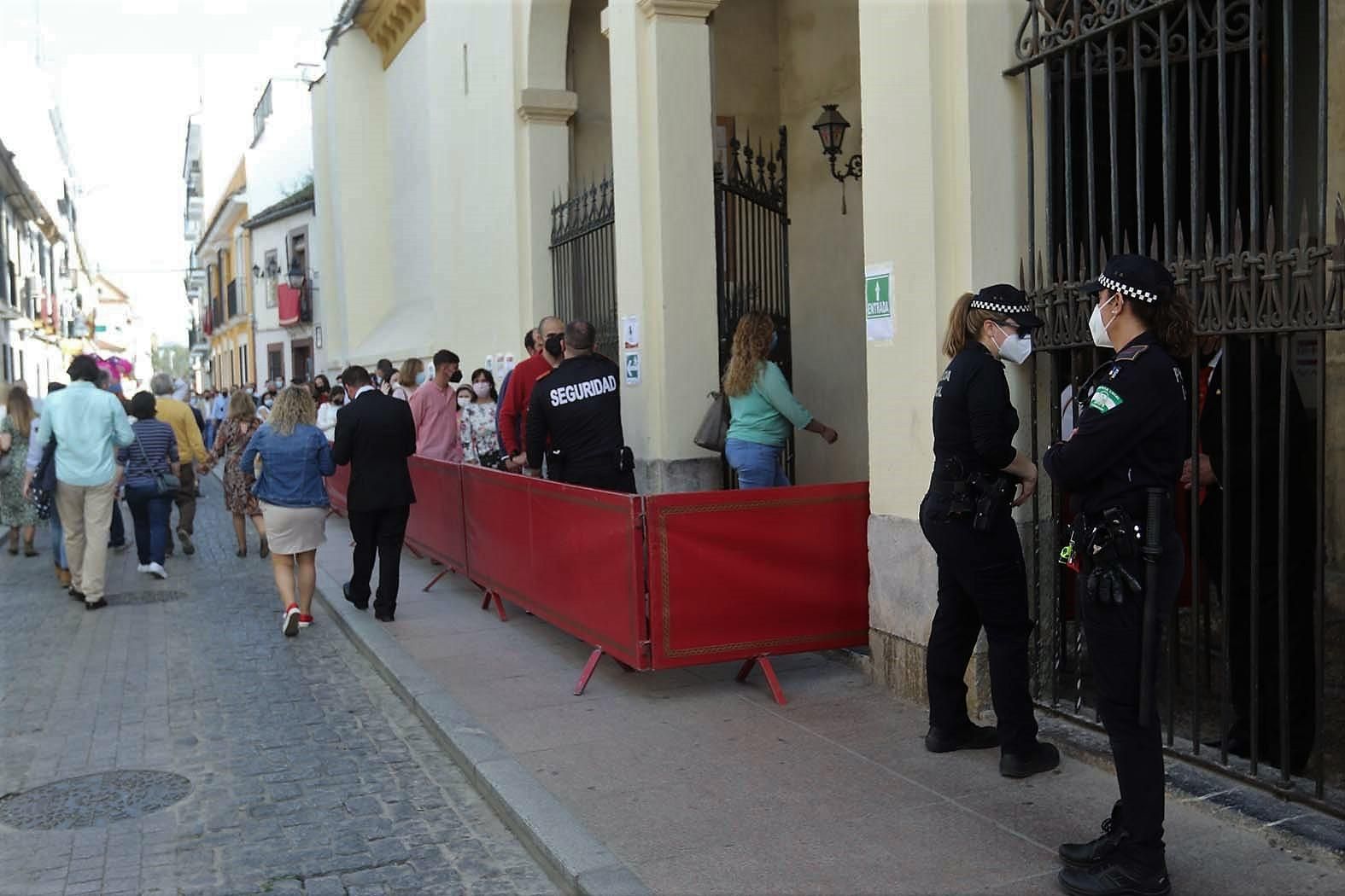 Las Penas de Santiago recibe una gran afluencia de público