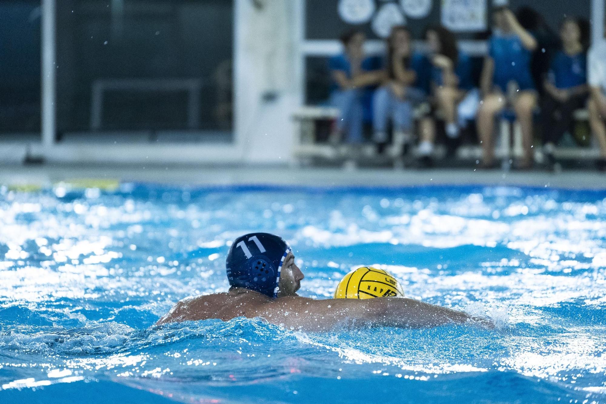 Imatges de la final de la Copa Catalunya de waterpolo entre l'Atlètic Barceloneta i el CN Sabadell