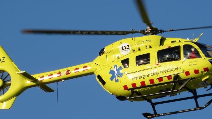 El nen ha estat traslladat a Barcelona amb un helicòpter medicalitzat