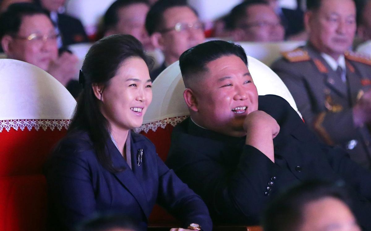 Kim Jong-un y esposa / Cuaderno